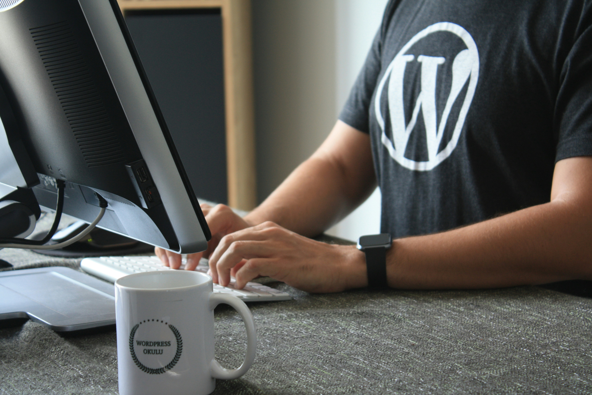 WordPress vs. Baukasten – was ist 2025 die bessere Wahl für Unternehmer?